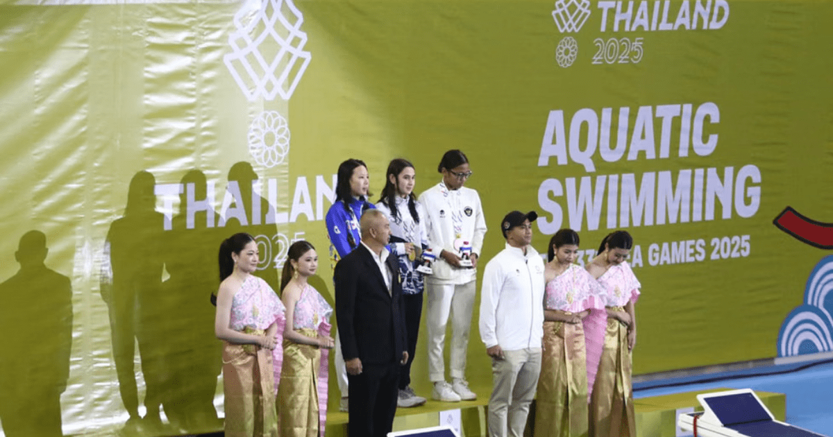 Adellia Sabet Perunggu Renang