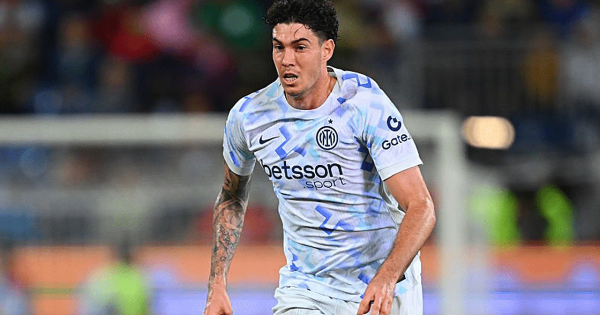 Bastoni Tolak Liga Inggris