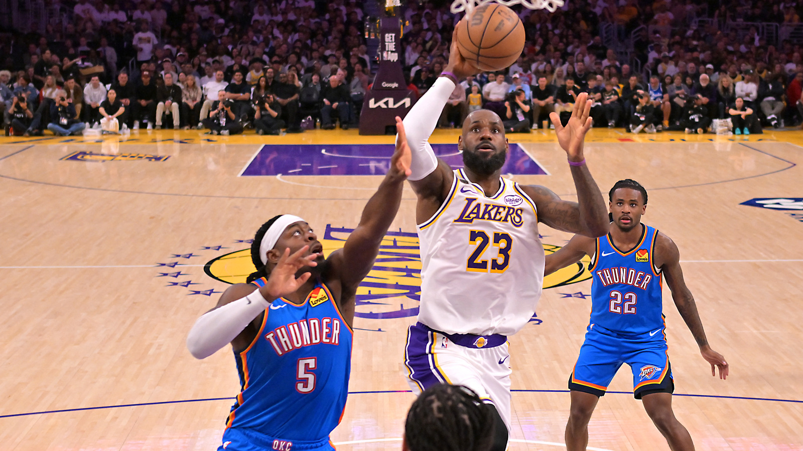 lebron pilihan - ilustrasi berita Lebron Pilihan: LeBron di Pusat Perhatian: Cavs, Heat, dan 76ers Masih Jadi Kandidat…