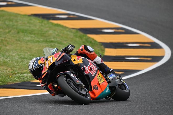 red bull ktm - ilustrasi berita Red Bull KTM Perpanjang Kerja Sama, Logo Tetap Menghiasi MotoGP 2027